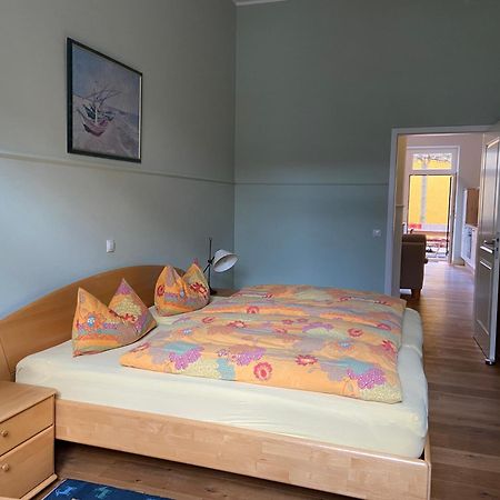 Fewo Mit 2 Schlafzimmern, Wohnkueche, Terrasse Bonn Bagian luar foto