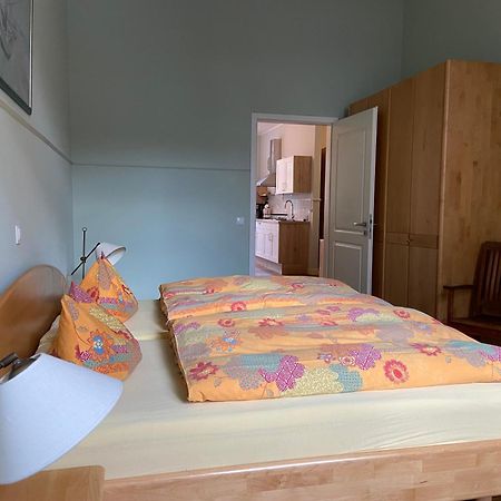 Fewo Mit 2 Schlafzimmern, Wohnkueche, Terrasse Bonn Bagian luar foto