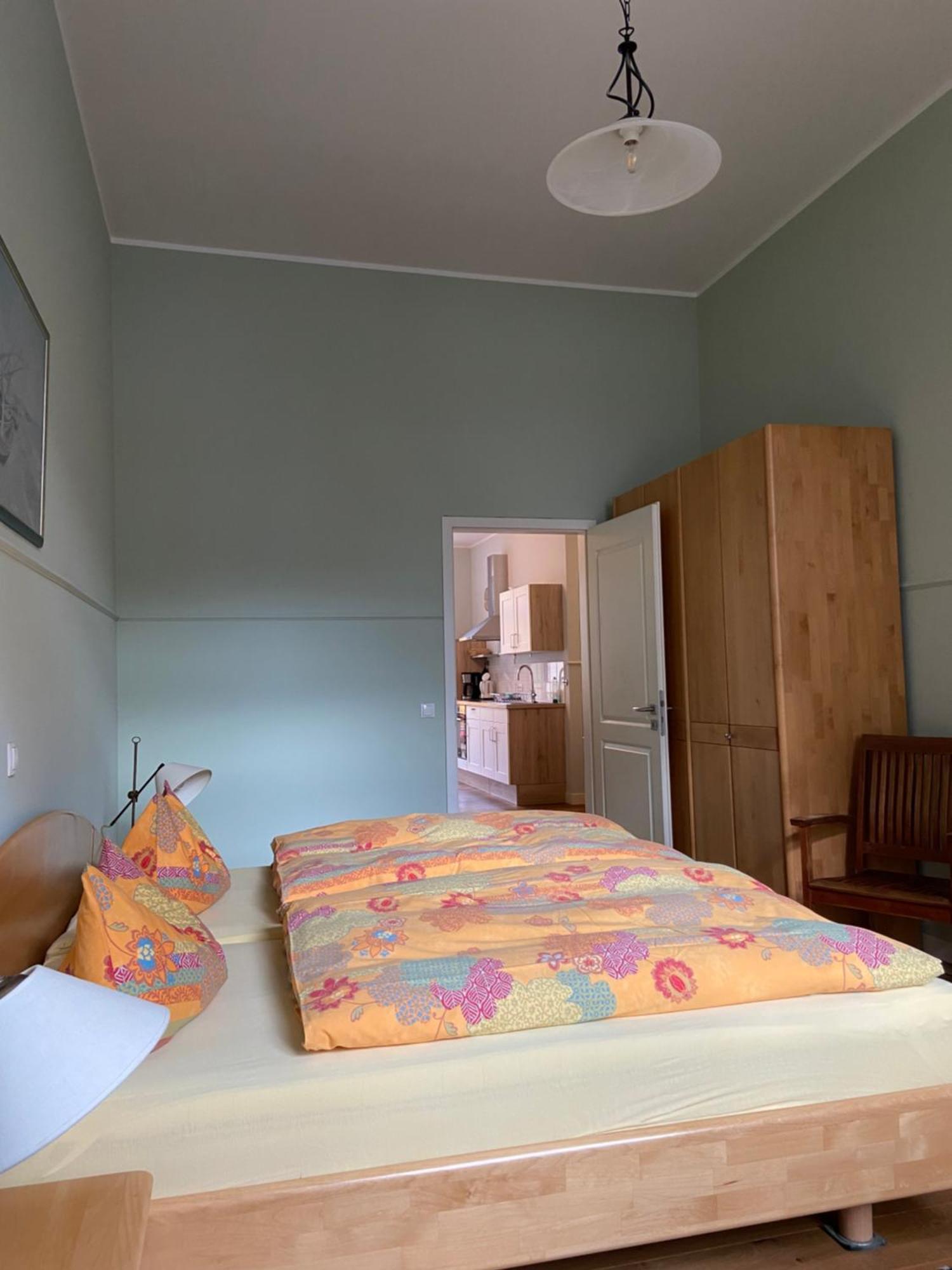 Fewo Mit 2 Schlafzimmern, Wohnkueche, Terrasse Bonn Bagian luar foto