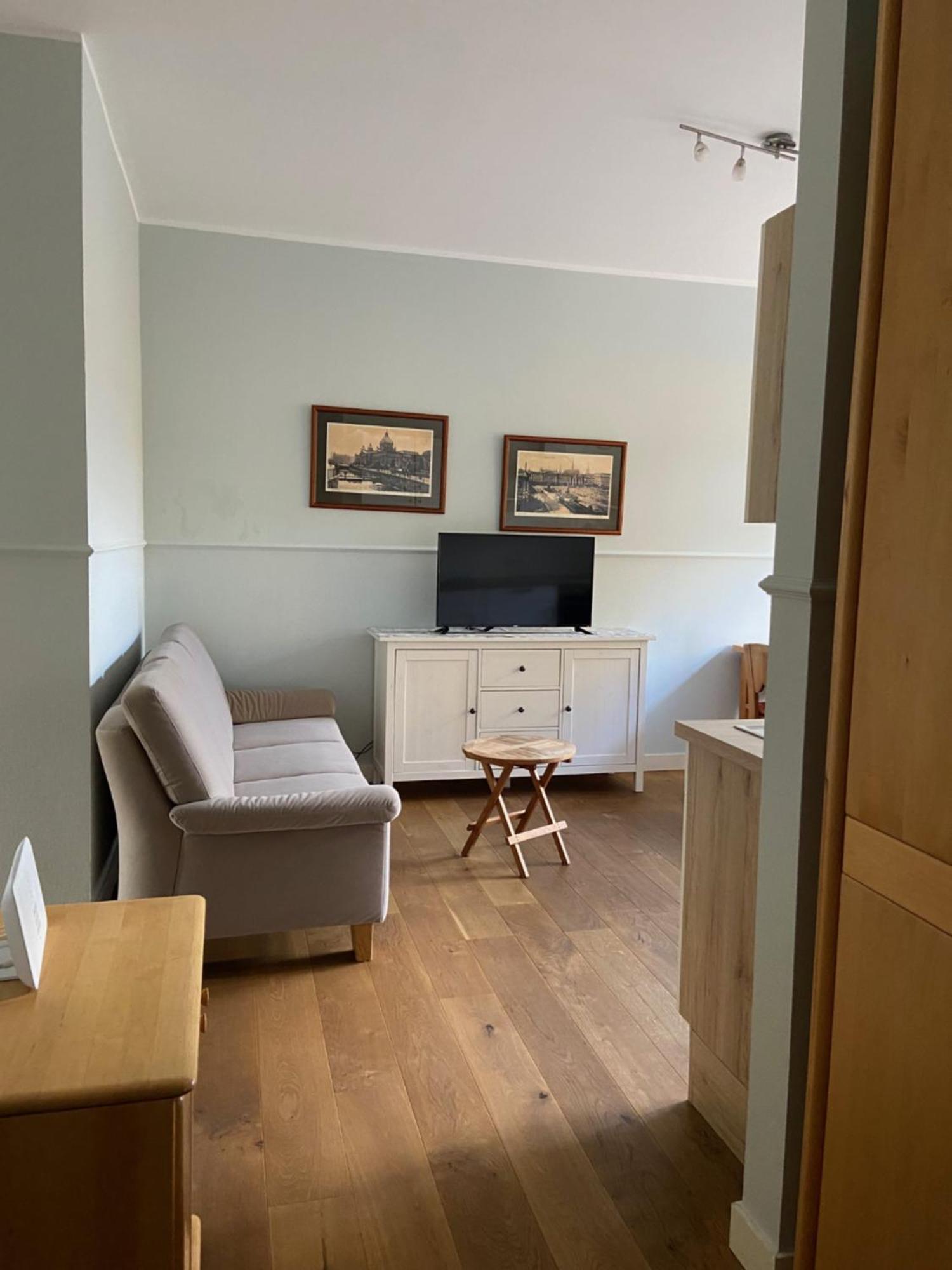 Fewo Mit 2 Schlafzimmern, Wohnkueche, Terrasse Bonn Bagian luar foto