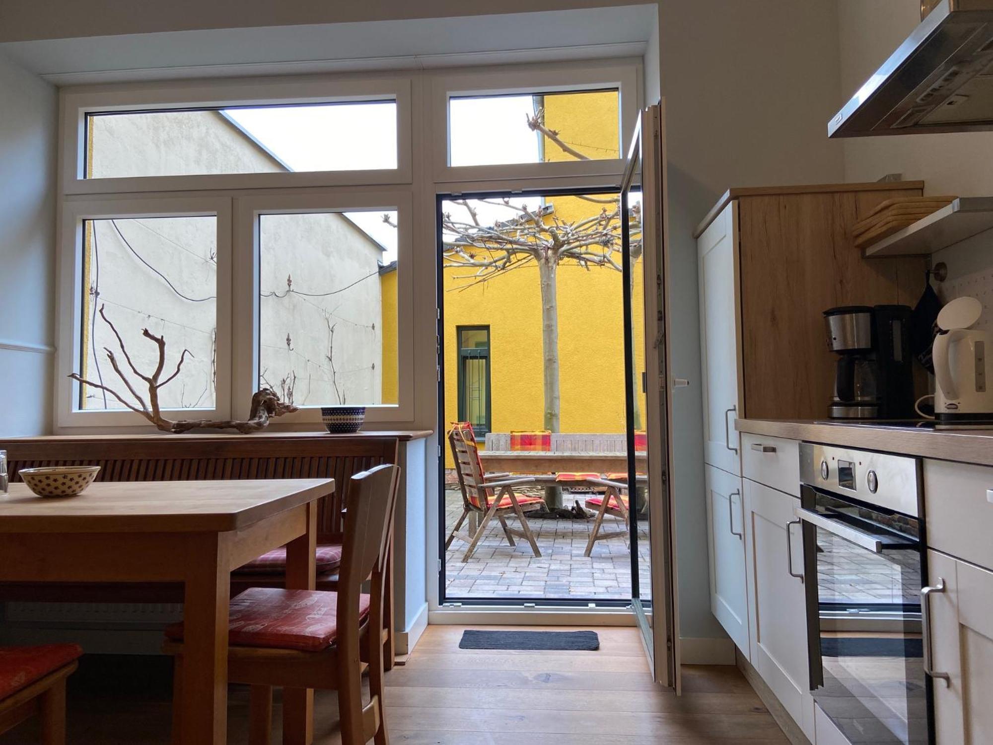 Fewo Mit 2 Schlafzimmern, Wohnkueche, Terrasse Bonn Bagian luar foto